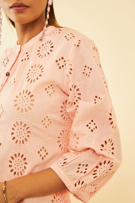 Intricate floral embroidery pattern